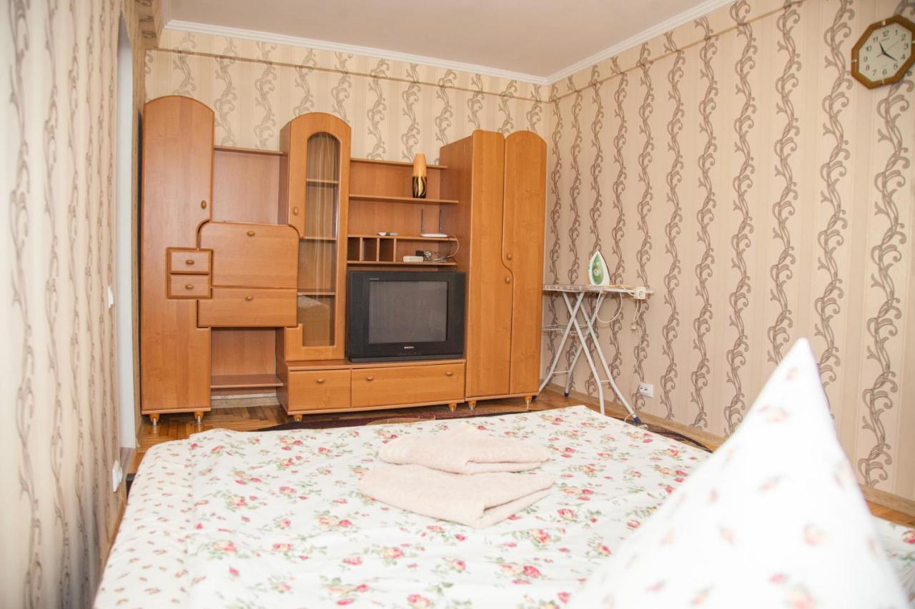 1 Room Apart On Str. Ukrainskaya 34 Zaporizhia Екстериор снимка